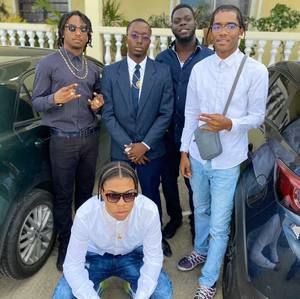 Meet your Posher, Ãkïī